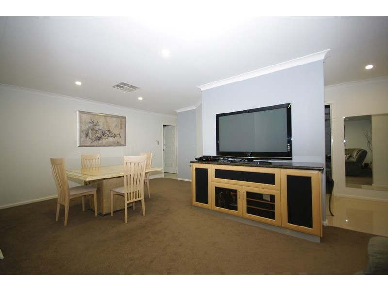 169  Twickenham drive, Kingsley WA 6026