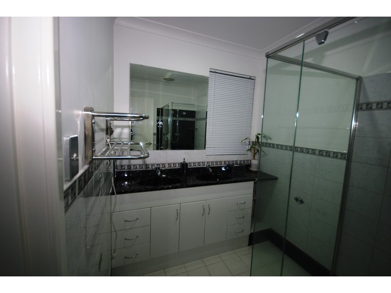 169  Twickenham drive, Kingsley WA 6026