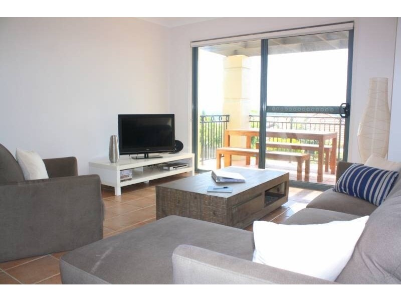 8/1 Beachside Way, Yamba NSW 2464