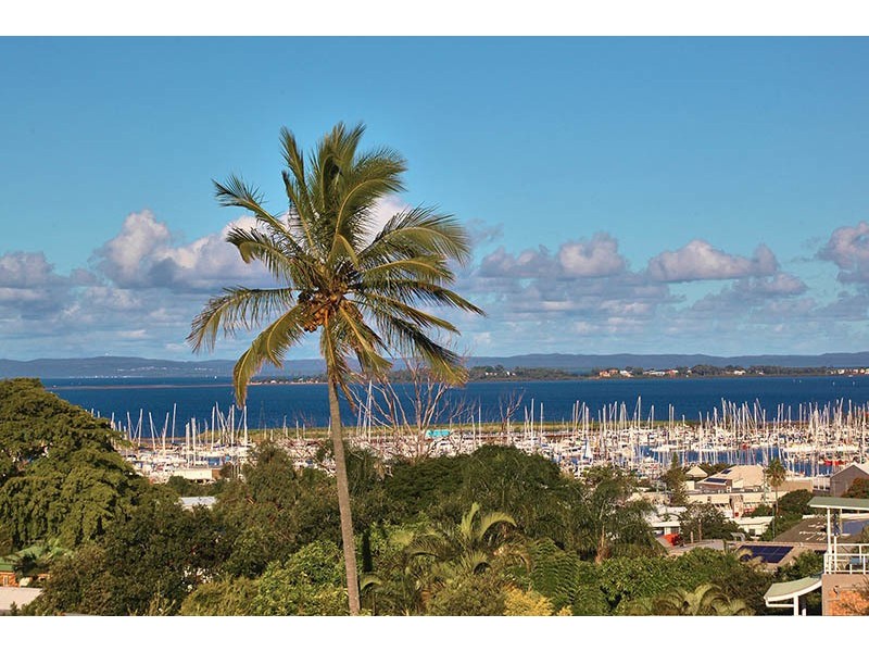 96 Carlton Terrace, Manly QLD 4179