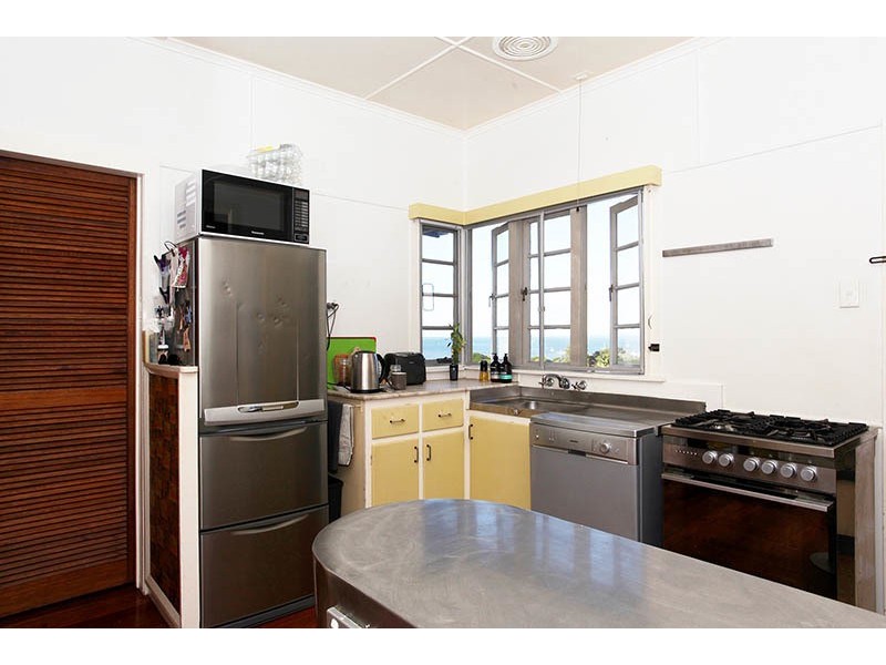 96 Carlton Terrace, Manly QLD 4179