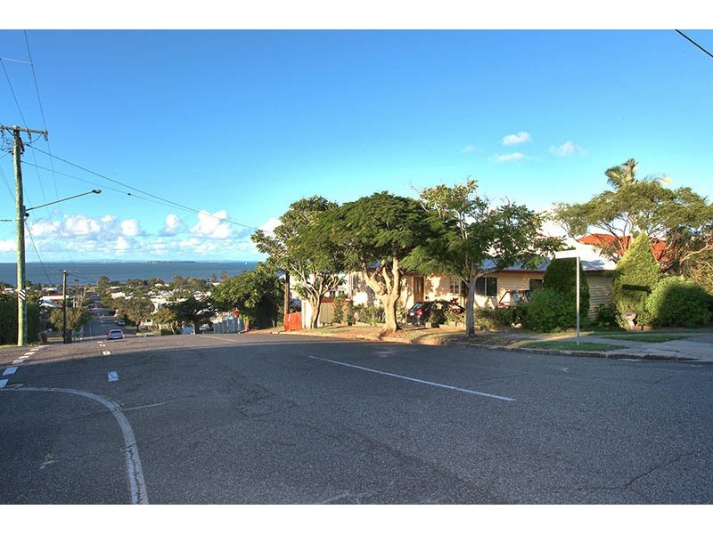 96 Carlton Terrace, Manly QLD 4179