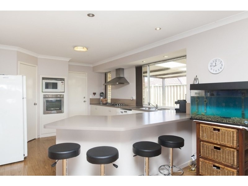 5 Yoorn Way, Bertram WA 6167