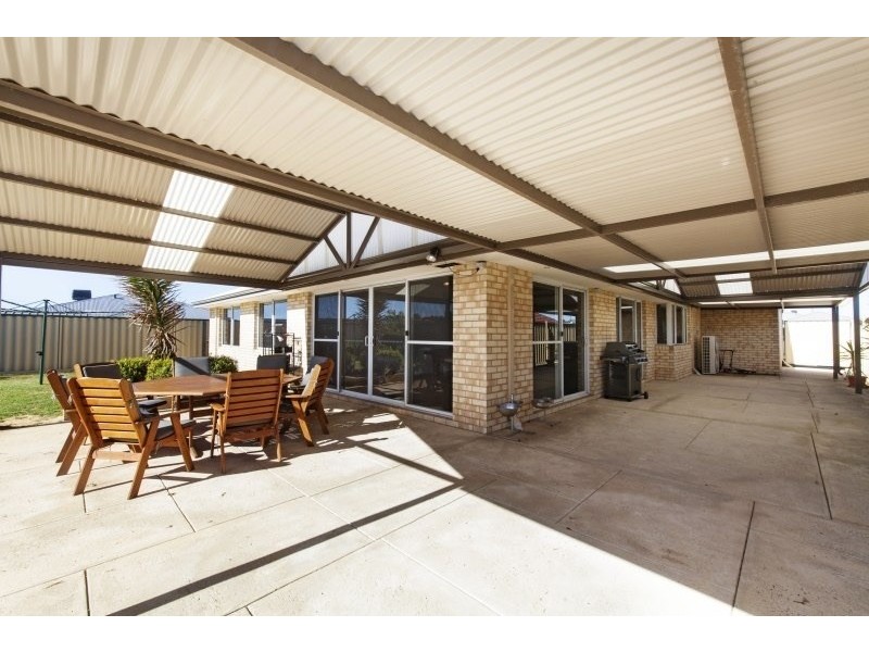 5 Yoorn Way, Bertram WA 6167