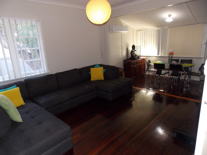 8 Whitfield, Beachlands WA 6530