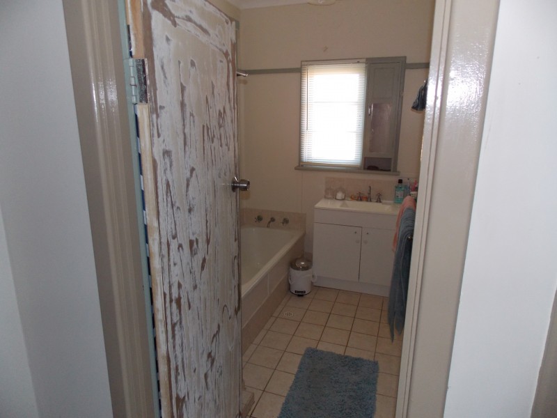 8 Whitfield, Beachlands WA 6530