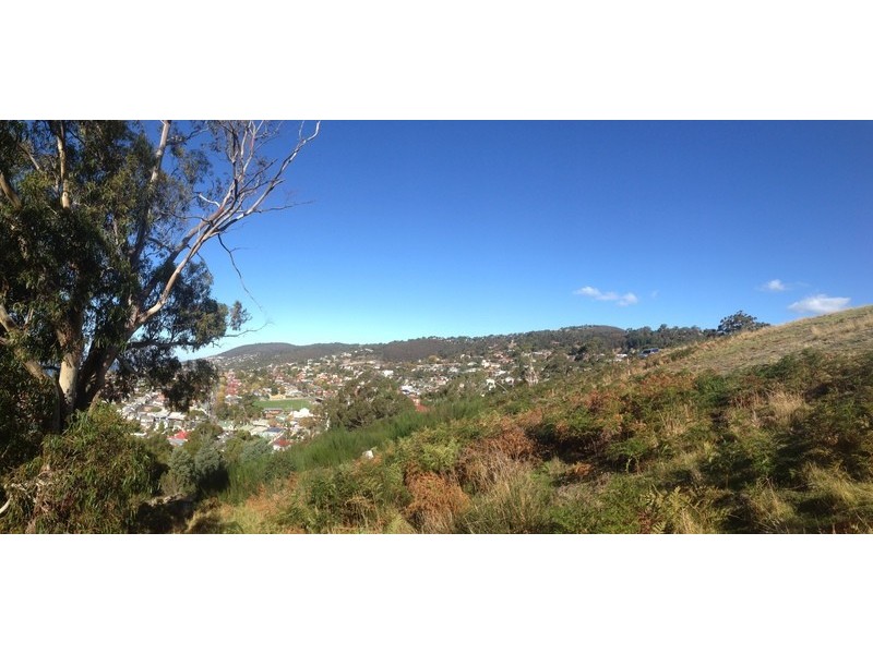 28 Thelma Drive, West Hobart TAS 7000