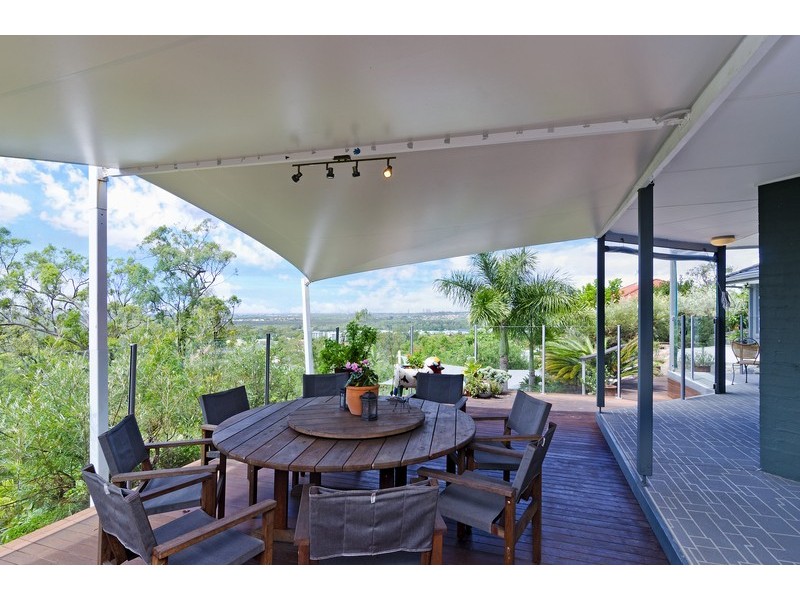 13  Highvale Drive, Helensvale QLD 4212