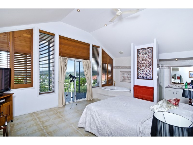 13  Highvale Drive, Helensvale QLD 4212