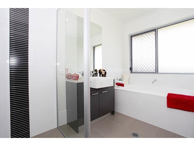 87B Brookside Circuit, Ormeau QLD 4208