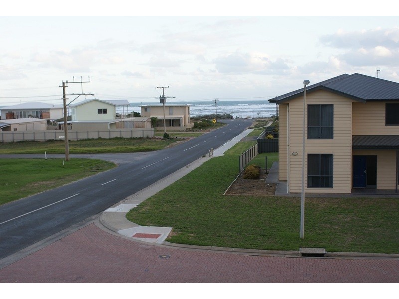 11 Chapman Road, Middleton SA 5213