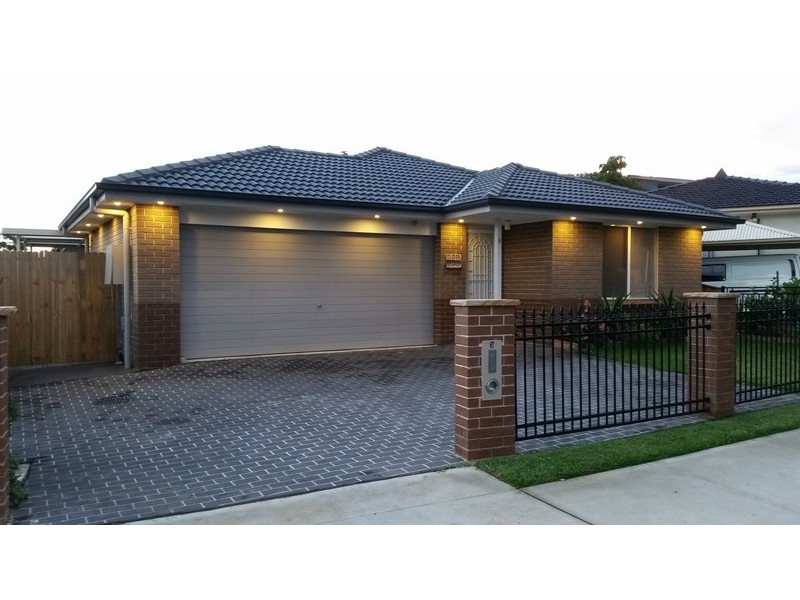 6 Sandeford Way, Minto NSW 2566