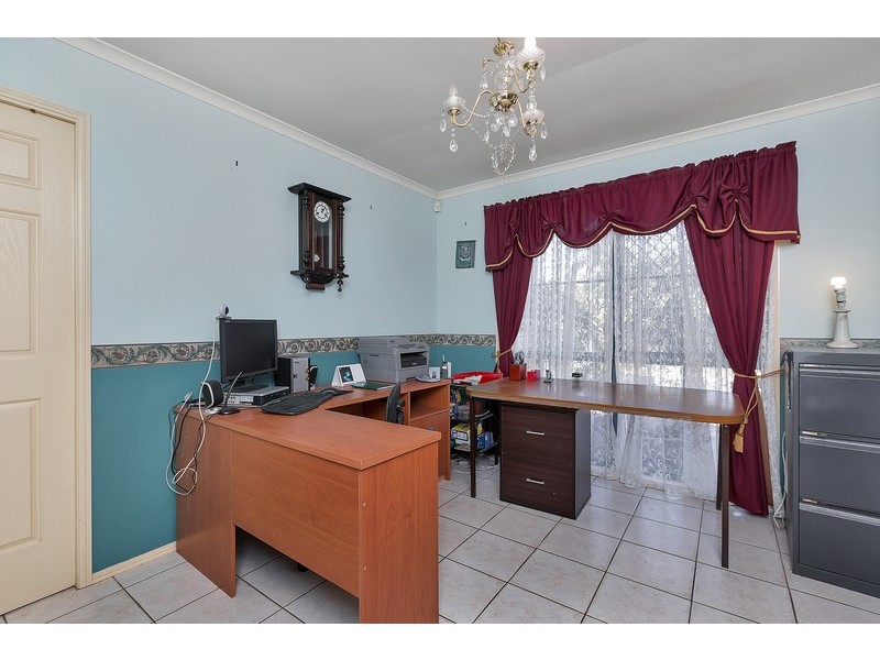 5 Aronia Court, Regents Park QLD 4118