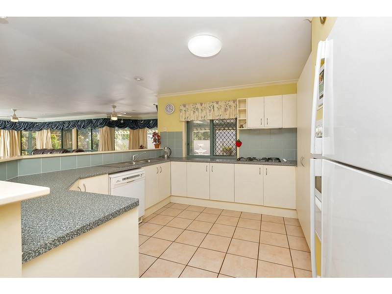 5 Aronia Court, Regents Park QLD 4118