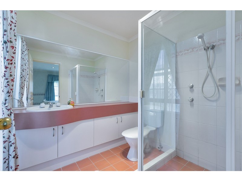 5 Aronia Court, Regents Park QLD 4118