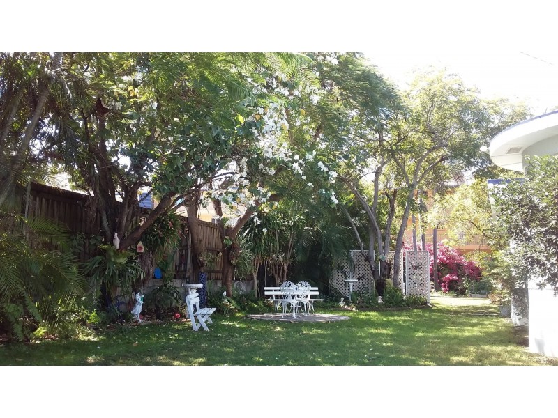 8 Denmans Camp Road, Torquay QLD 4655