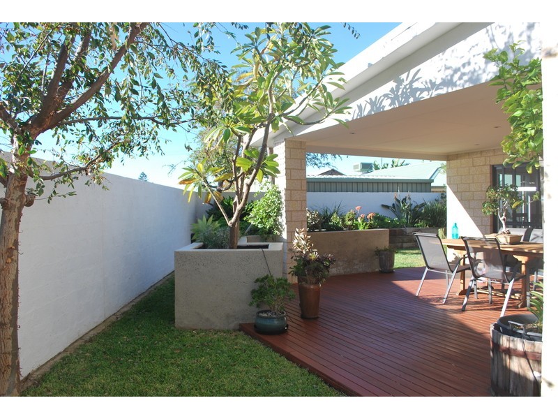 67B Leighton Road, Halls Head WA 6210