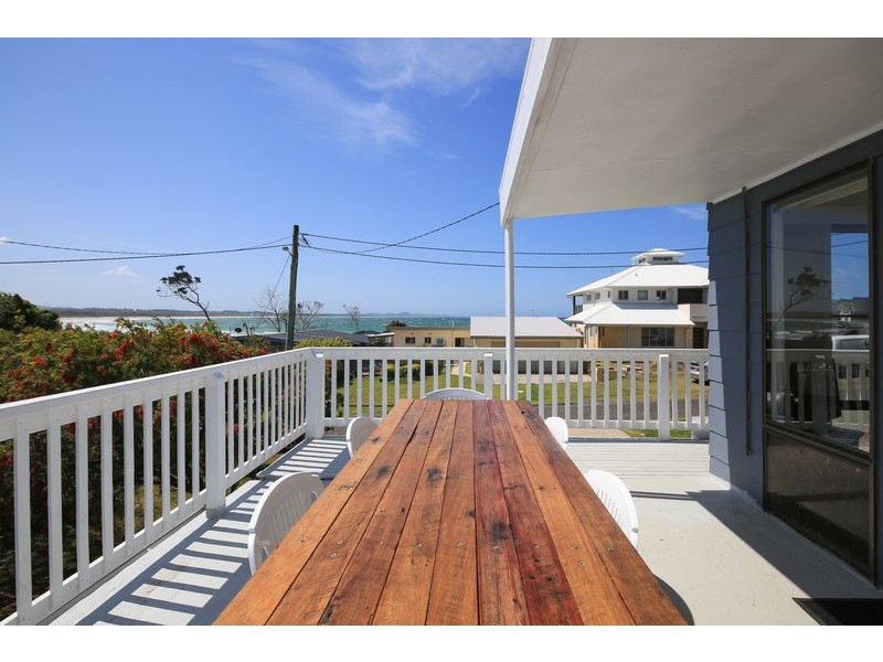 15 First Avenue, Arrawarra Headland NSW 2456