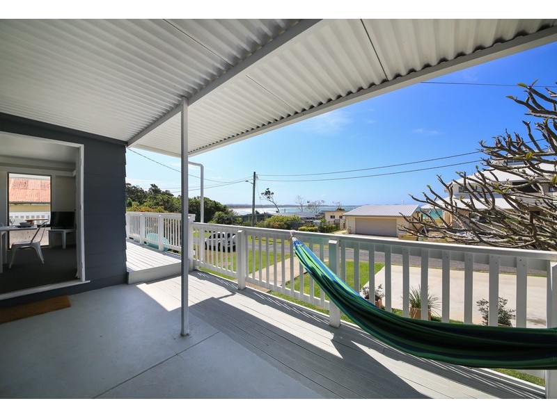 15 First Avenue, Arrawarra Headland NSW 2456