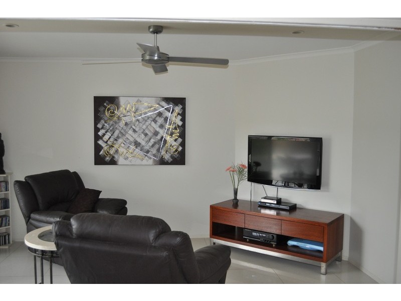 1  Seashell Place, Noosaville QLD 4566