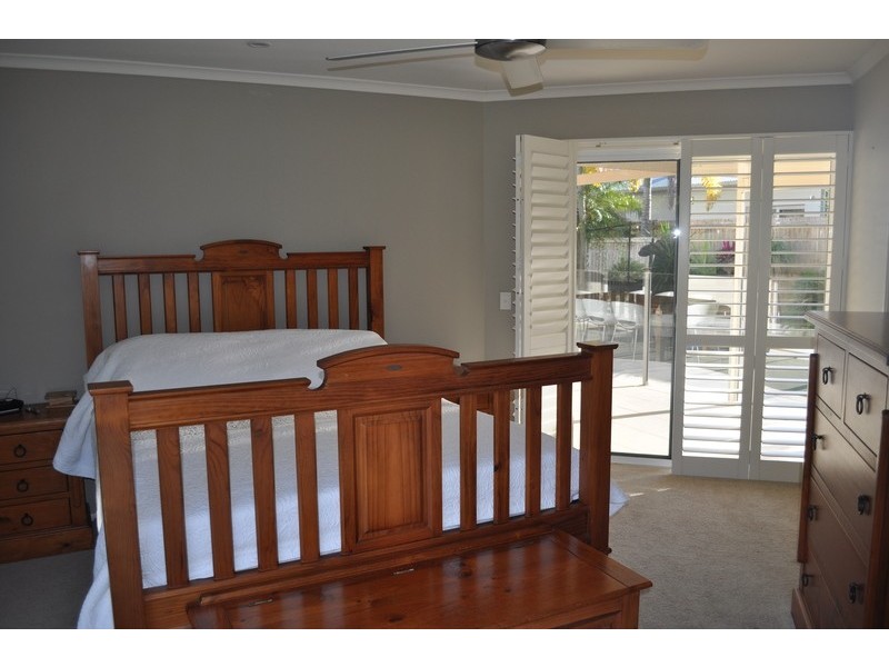 1  Seashell Place, Noosaville QLD 4566