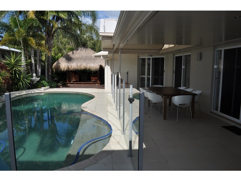1  Seashell Place, Noosaville QLD 4566