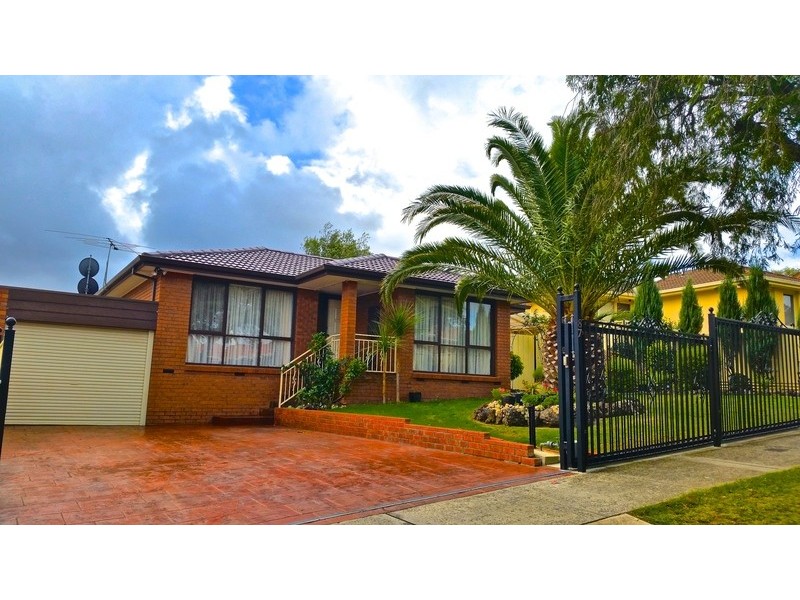 87 Sydney Parkinson Avenue, Endeavour Hills VIC 3802