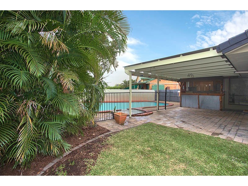 23 Barradine Crescent, Helensvale QLD 4212