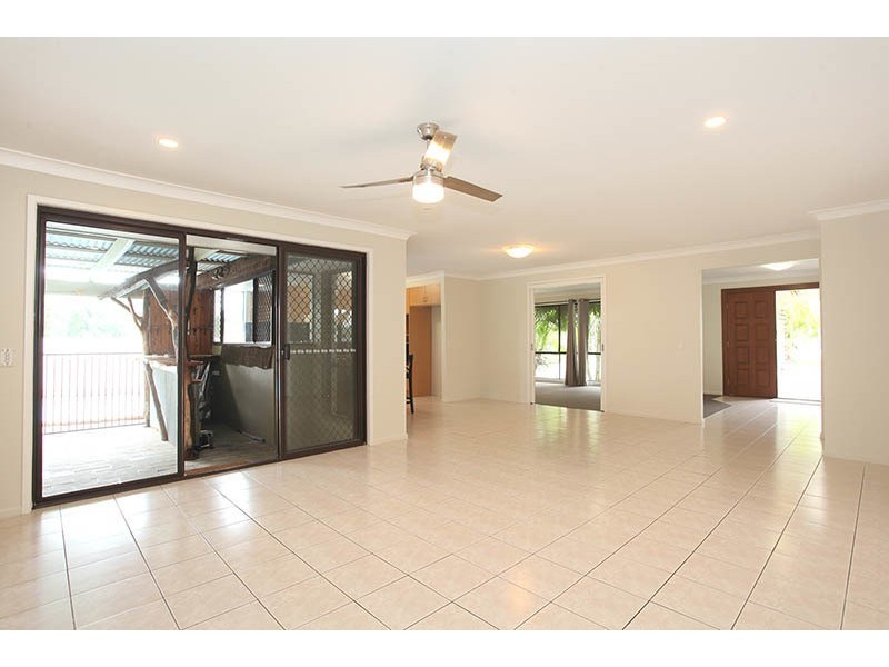 23 Barradine Crescent, Helensvale QLD 4212