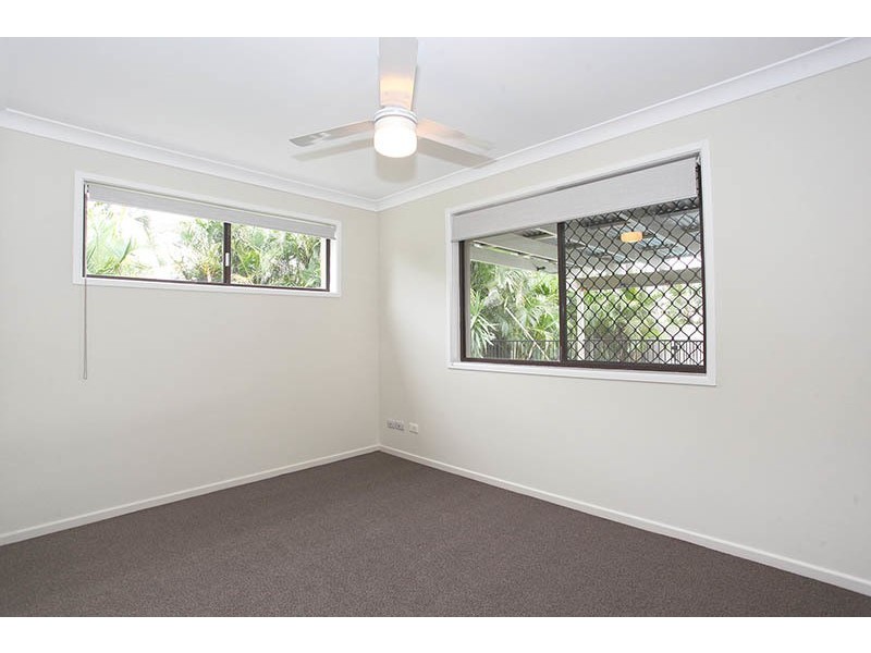 23 Barradine Crescent, Helensvale QLD 4212