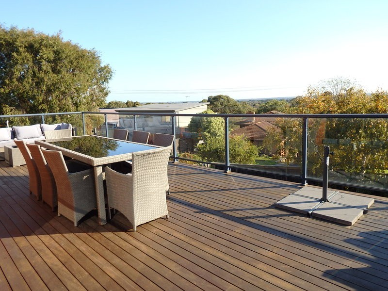1  Crest Drive, Rosebud VIC 3939