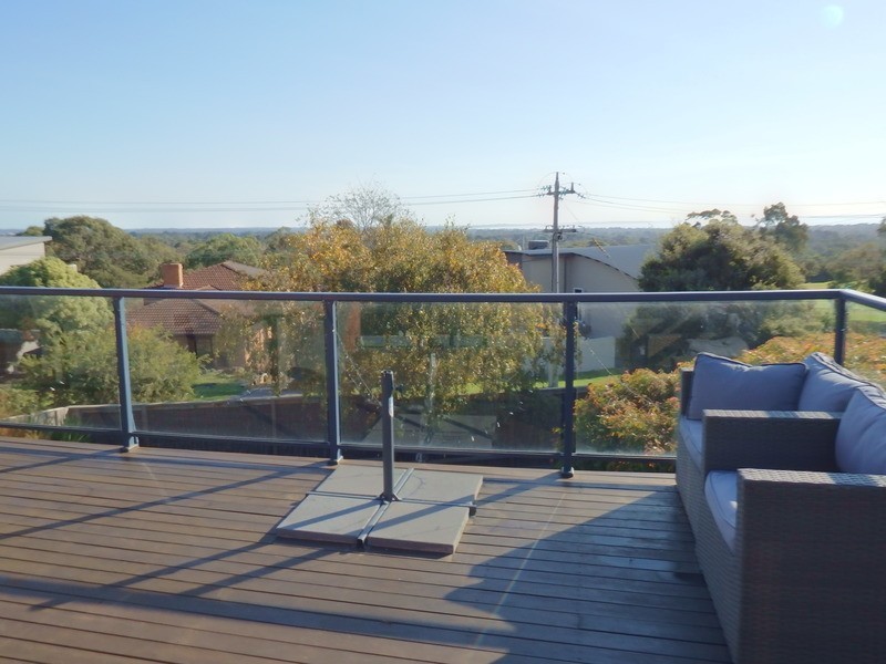 1  Crest Drive, Rosebud VIC 3939