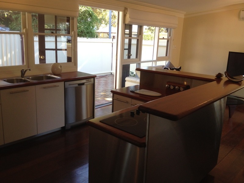 27 Gloucester Street, Victoria Park WA 6100