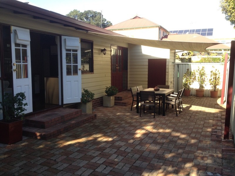 27 Gloucester Street, Victoria Park WA 6100