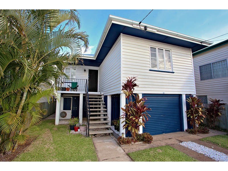100 Dunellan Street, Greenslopes QLD 4120