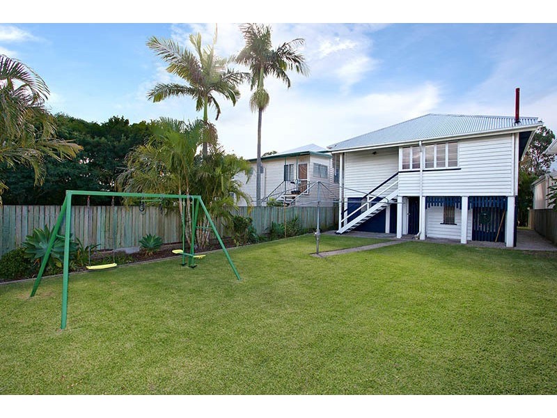 100 Dunellan Street, Greenslopes QLD 4120