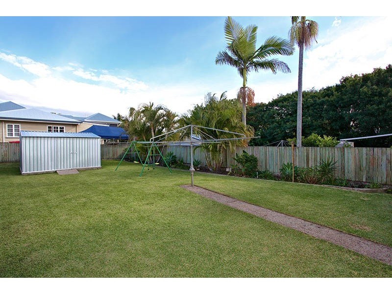 100 Dunellan Street, Greenslopes QLD 4120