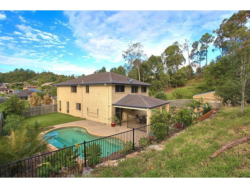 17 Soward Court, Pacific Pines QLD 4211