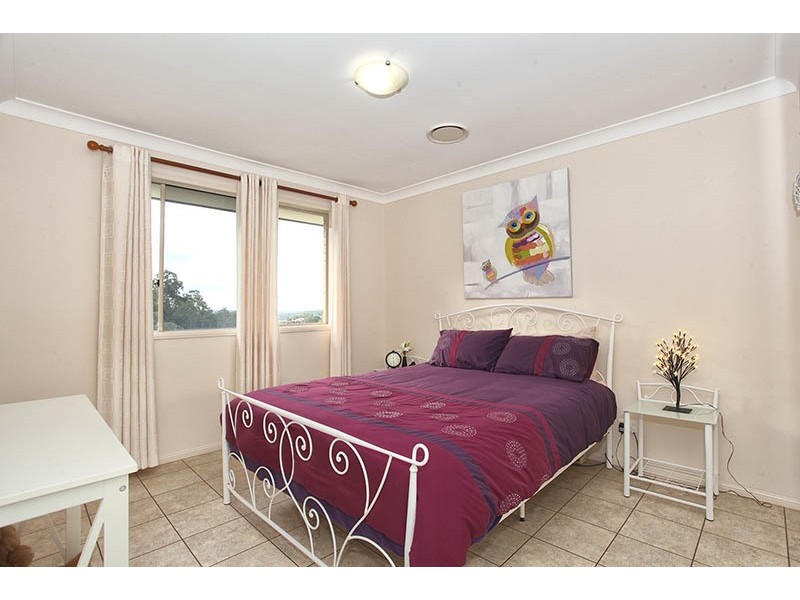 17 Soward Court, Pacific Pines QLD 4211