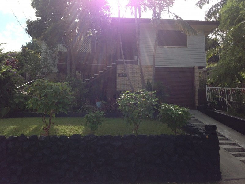 9 Roseglen Street, Greenslopes QLD 4120