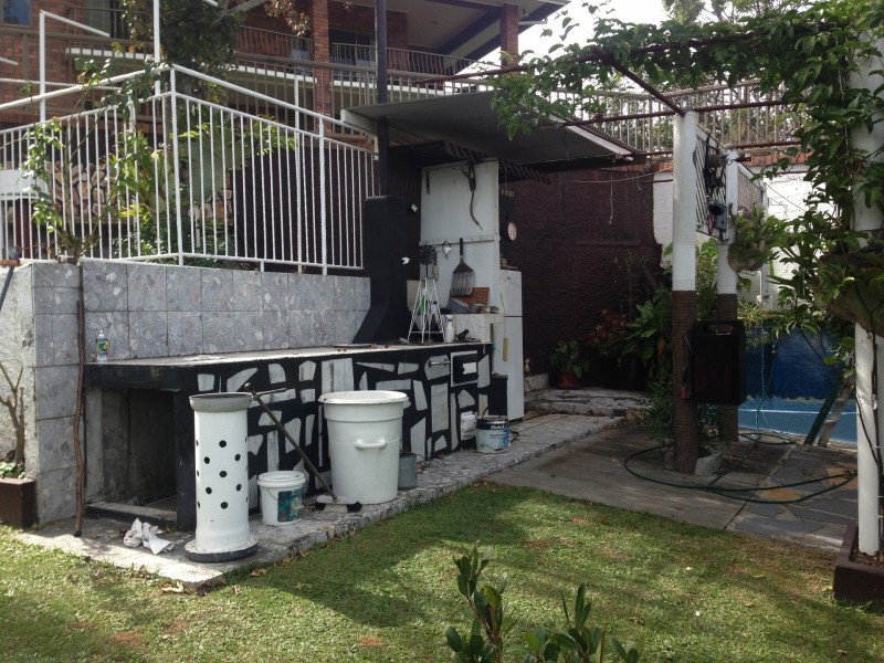 9 Roseglen Street, Greenslopes QLD 4120