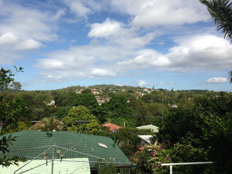 9 Roseglen Street, Greenslopes QLD 4120