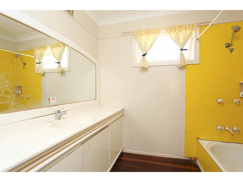 12A McGill, Raceview QLD 4305