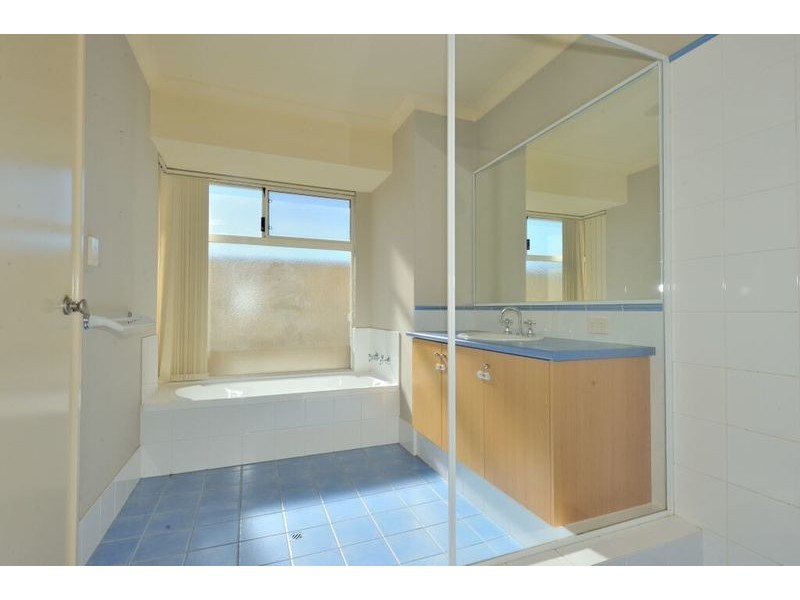 21 Buckingham Drive, Wannanup WA 6210