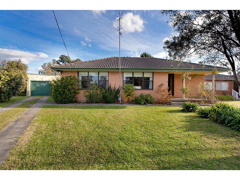 8 Camelot Place, Oak Flats NSW 2529