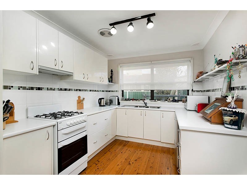 8 Camelot Place, Oak Flats NSW 2529