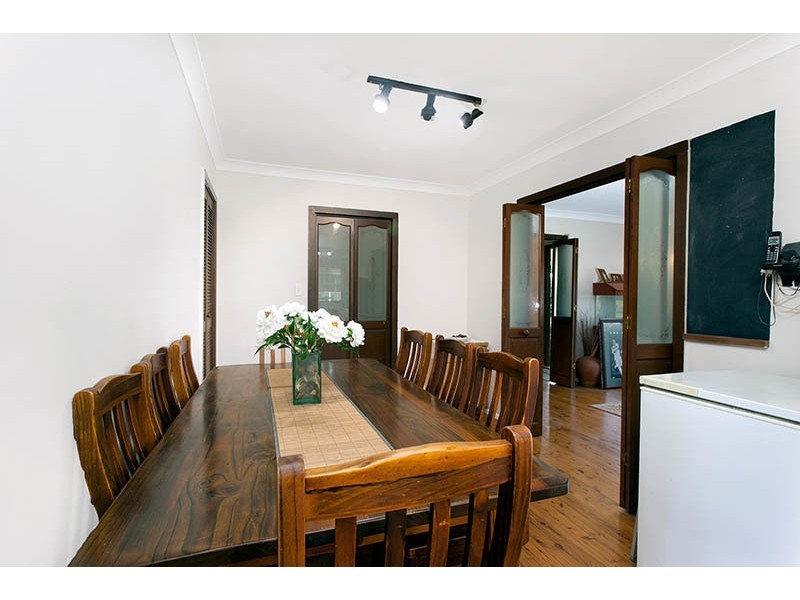 8 Camelot Place, Oak Flats NSW 2529