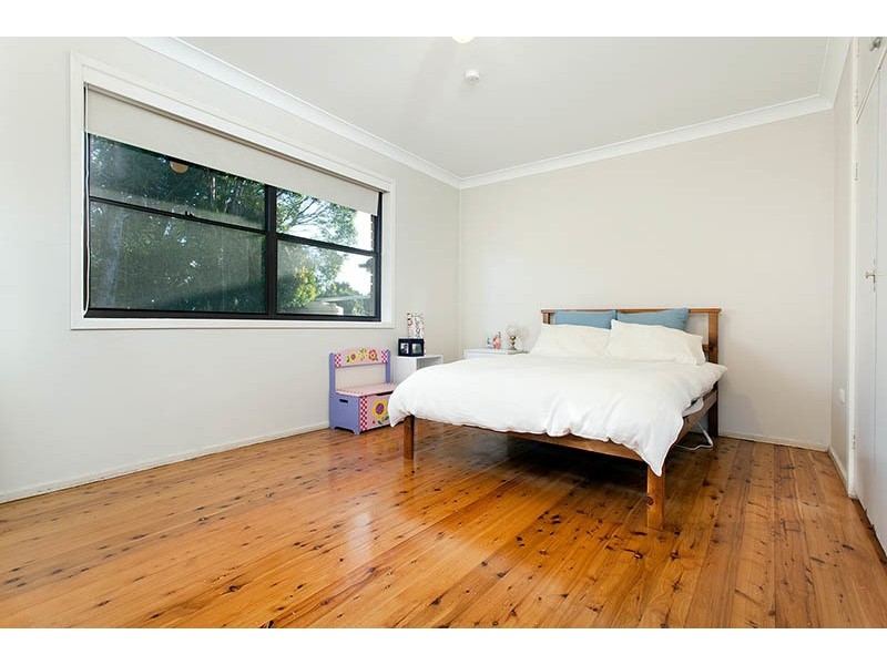 8 Camelot Place, Oak Flats NSW 2529