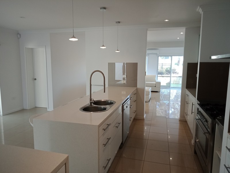 5 Auberge Lane, The Vines WA 6069