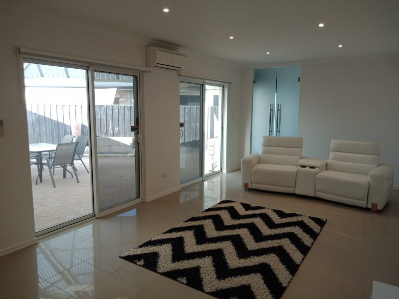 5 Auberge Lane, The Vines WA 6069